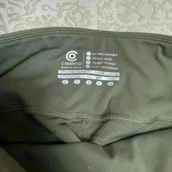 Woman’s  army green leggings brand new in size small - Picture 2 of 3